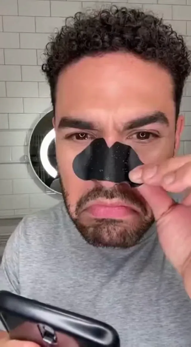 Nose Pore Strips Reaction Hook